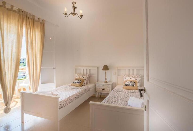 اتاق خانوادگی, Bella Colina I Vintage Hotel 1953