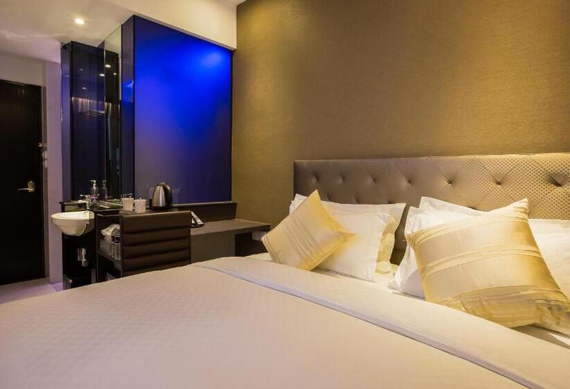 اتاق لوکس با تخت بزرگ, Arton Boutique