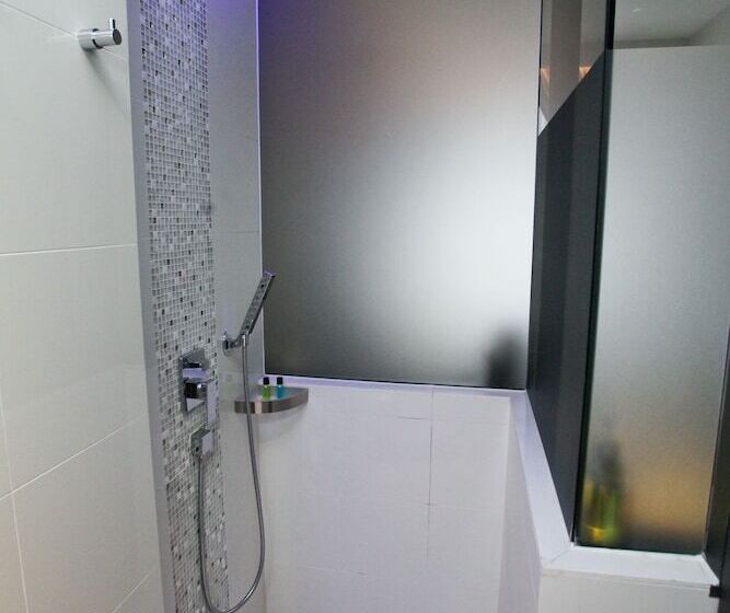 اتاق خانوادگی, Arton Boutique