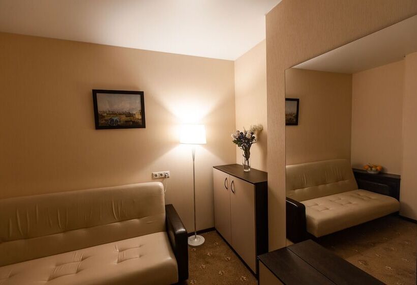 سوییت جونیور, Boris Godunov