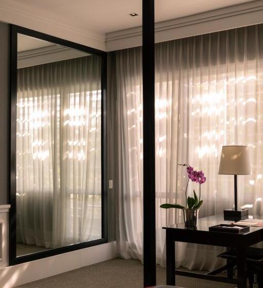 اتاق پرمیوم, Cayenacaracas