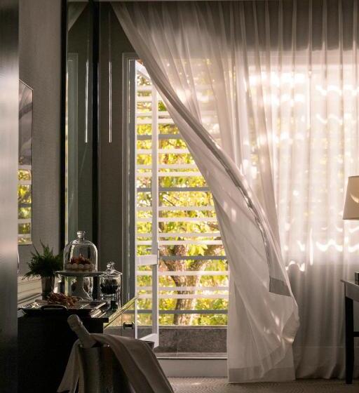 اتاق سوپریور با تخت بزرگ, Cayenacaracas