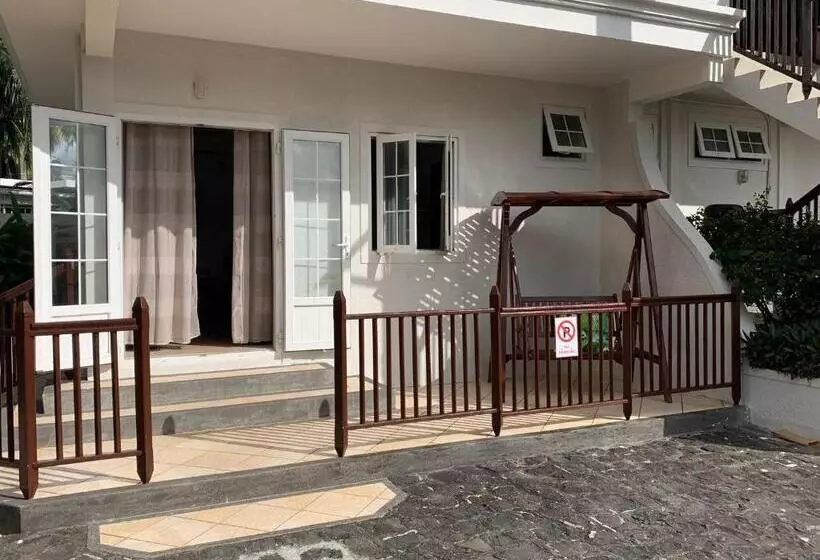 اتاق استاندارد سه تخته با چشم‌انداز باغ, Chillpill Guest House