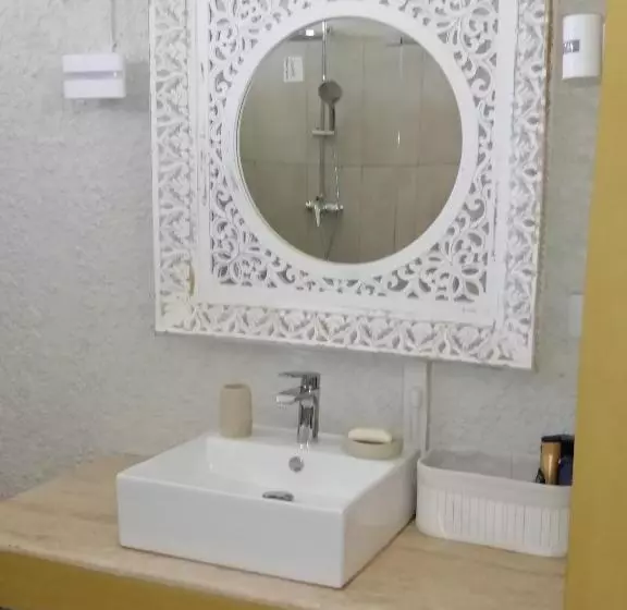اتاق لوکس, Chillpill Guest House