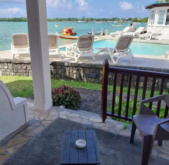 اتاق استاندارد با چشم‌انداز استخر, Chillpill Guest House