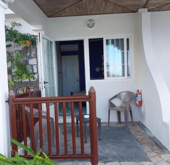 Chambre Standard Vue Piscine, Chillpill Guest House