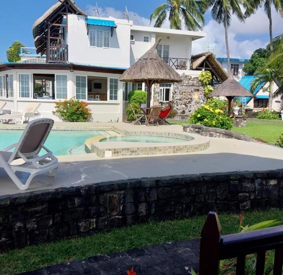 Chambre Standard Vue Piscine, Chillpill Guest House