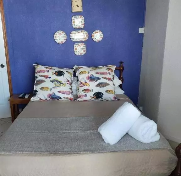 اتاق استاندارد با چشم‌انداز استخر, Chillpill Guest House