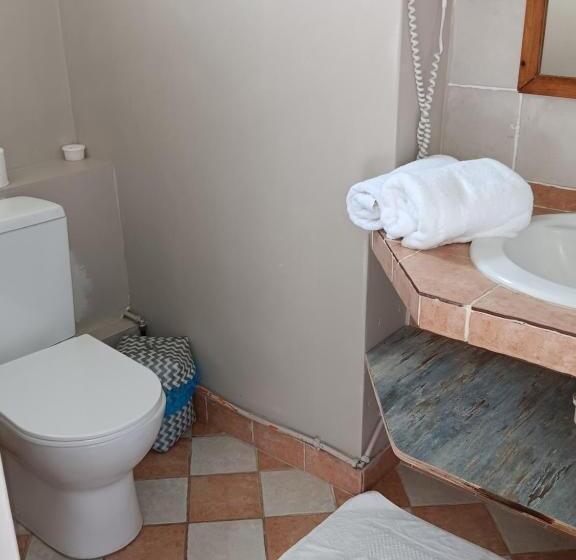 اتاق استاندارد با بالکن, Chillpill Guest House