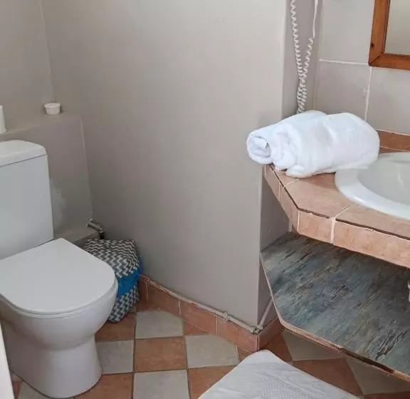 اتاق استاندارد با بالکن, Chillpill Guest House