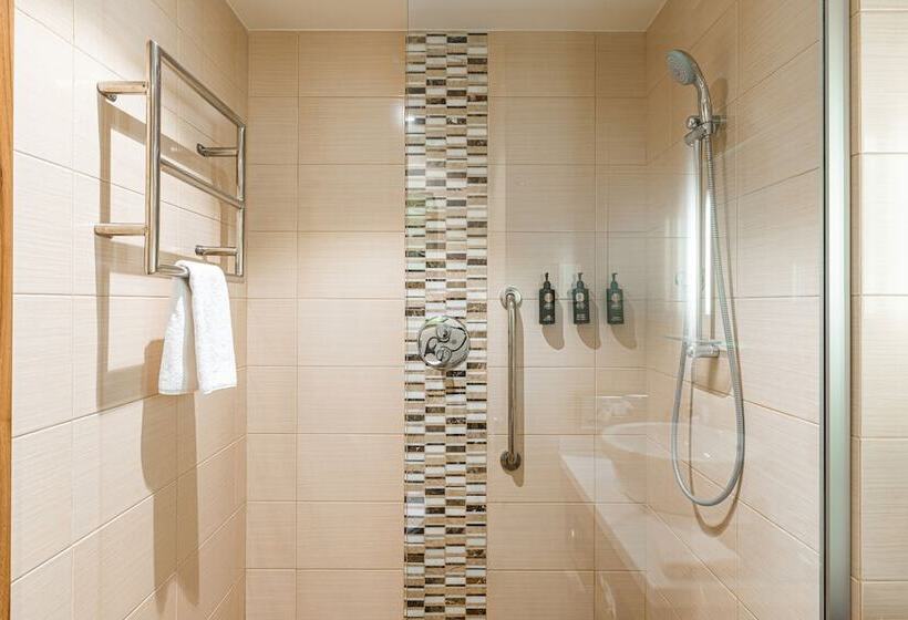 디럭스 룸, Elements Kirov Hotel 5