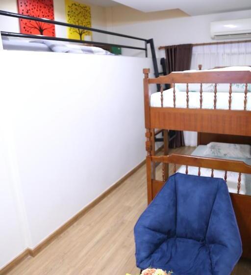 Quarto Triplo Estandar, G9 Bangkok