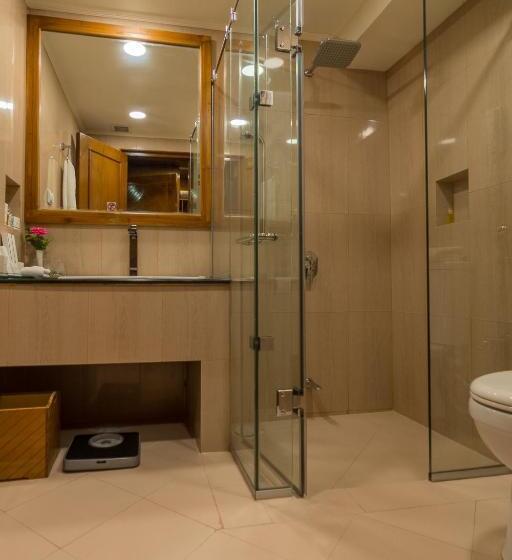 اتاق لوکس با تخت بزرگ, Gilgit Serena