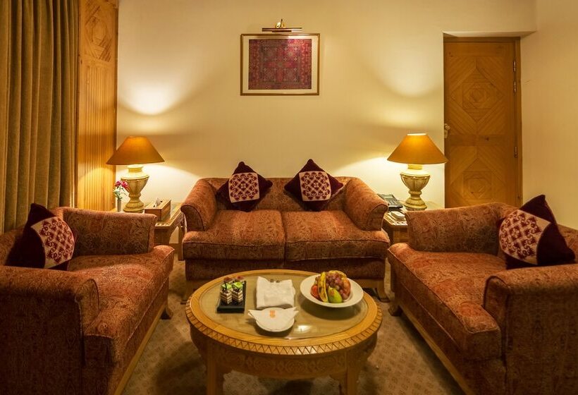 اتاق استاندارد, Gilgit Serena