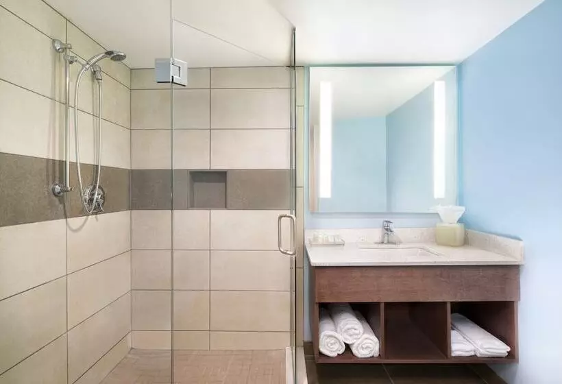 スイート, Indigo Cleveland Beachwood, An Ihg