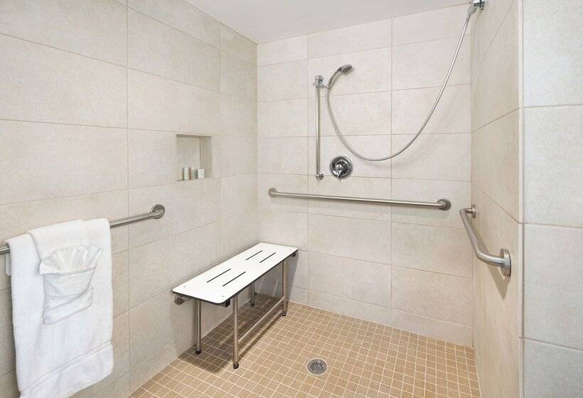 جناح لذوى الاحتياجات الخاصة, Indigo Cleveland Beachwood, An Ihg