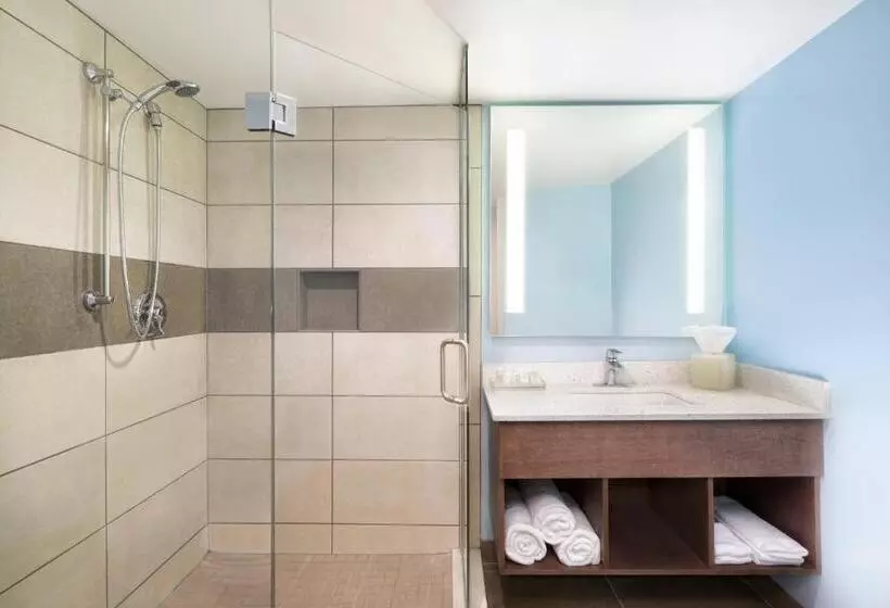 スイート, Indigo Cleveland Beachwood, An Ihg