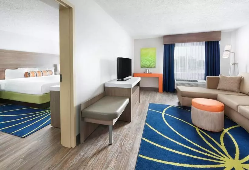 キングサイズベッドのスイートルーム, Indigo Cleveland Beachwood, An Ihg