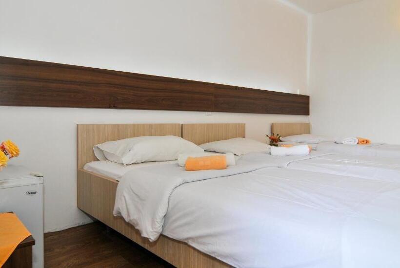 اتاق استاندارد با بالکن و چشمانداز دریا, Kamelija