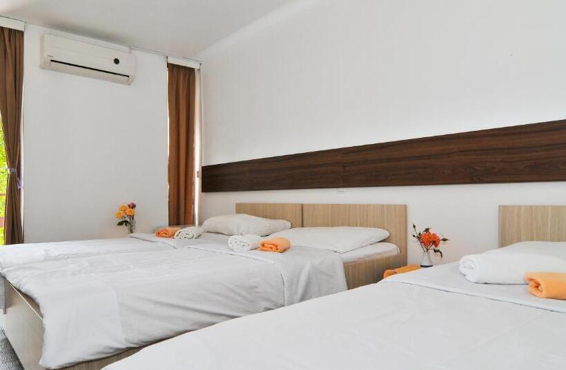 Triple Room Sea View, Kamelija