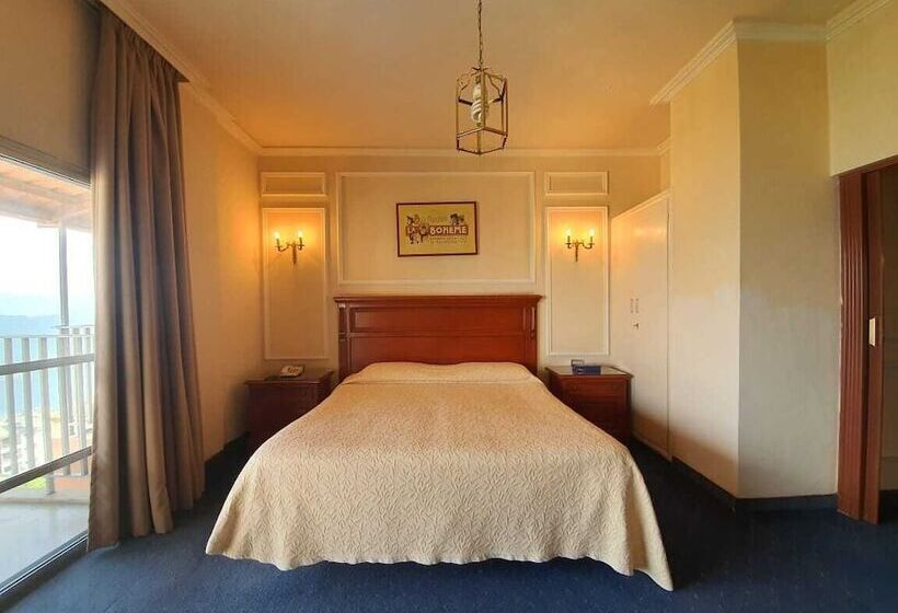 اتاق استاندارد, Le Crillon