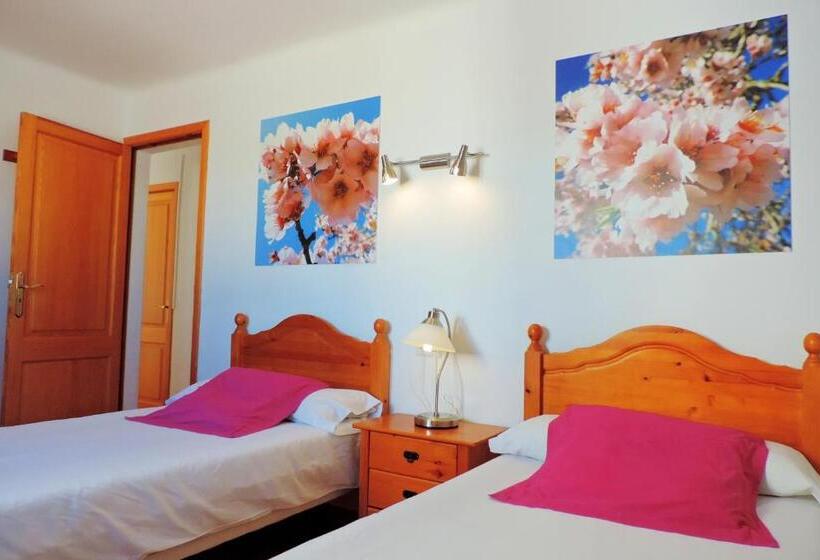 , Marblau Hostal