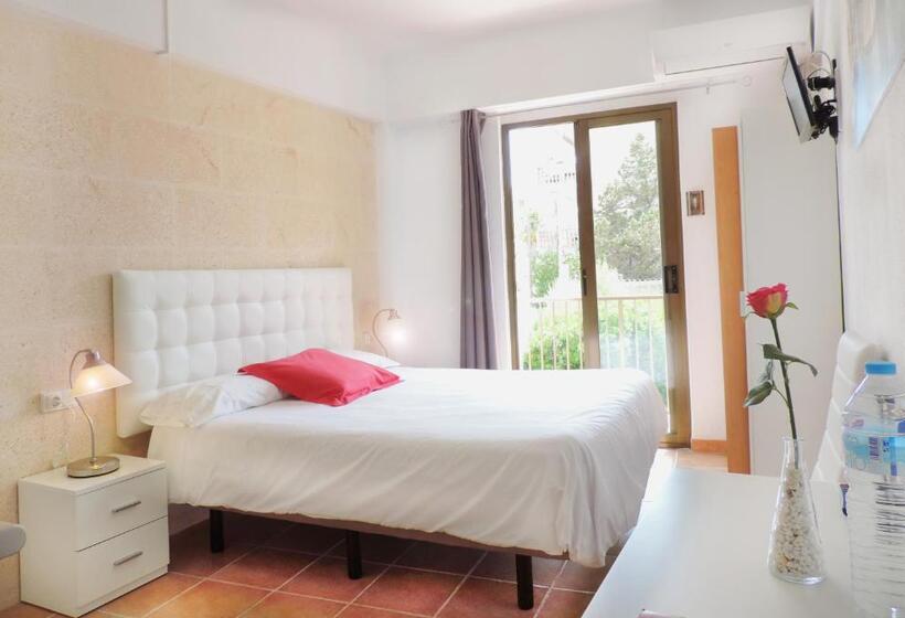 استودیوی استاندارد, Marblau Hostal