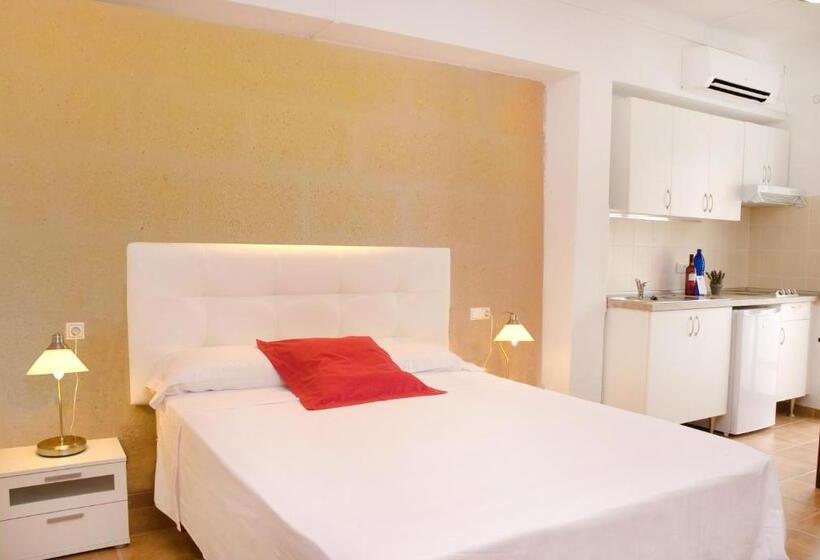 استودیوی استاندارد, Marblau Hostal