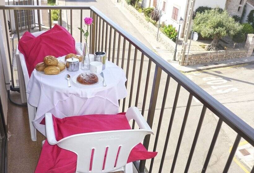 استودیوی استاندارد, Marblau Hostal