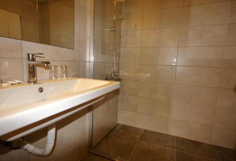 غرفة عائلية, Palmea