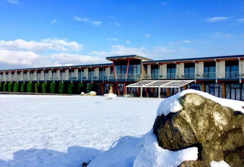 اتاق استاندارد با بالکن, Sand Martin