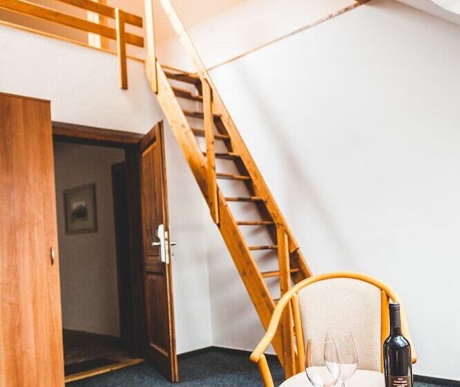 标准三人间, U české Koruny