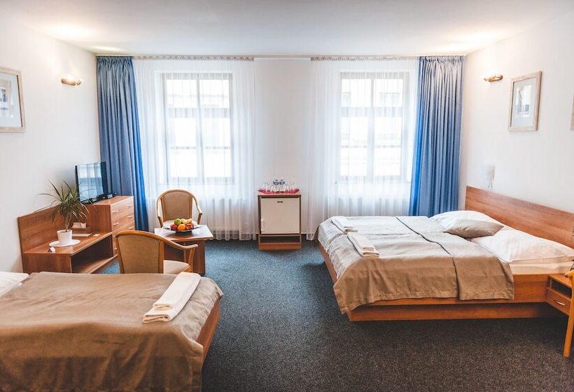 四人标准间, U české Koruny