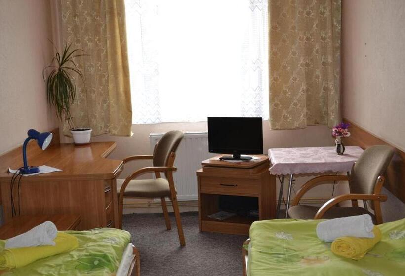 Номер Стандарт, Zajazd Maxim