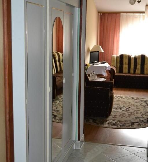 침실 1개 아파트, Zajazd Maxim