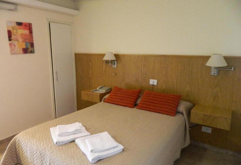 Номер Стандарт, Motel A.c.a. Cipolletti