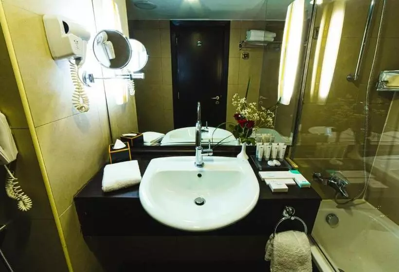اتاق لوکس با چشم‌انداز استخر, Oryx Hotel Aqaba