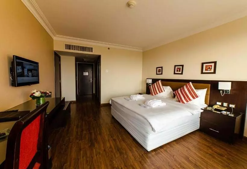 اتاق لوکس با چشم‌انداز استخر, Oryx Hotel Aqaba