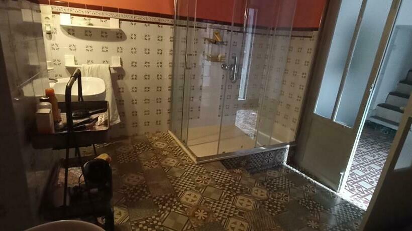 غرفة قياسية, Casa Artistica 2