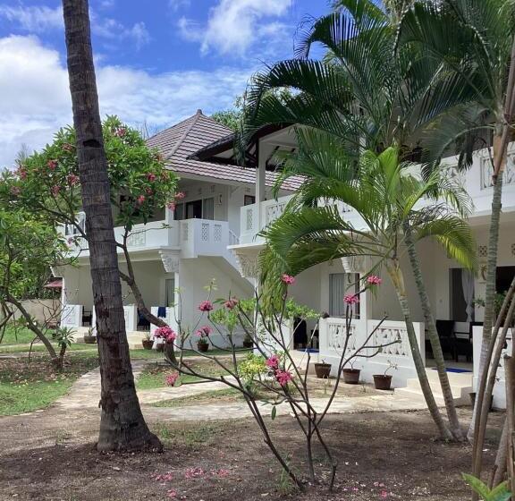 패밀리 룸, Juliantos By The Sea