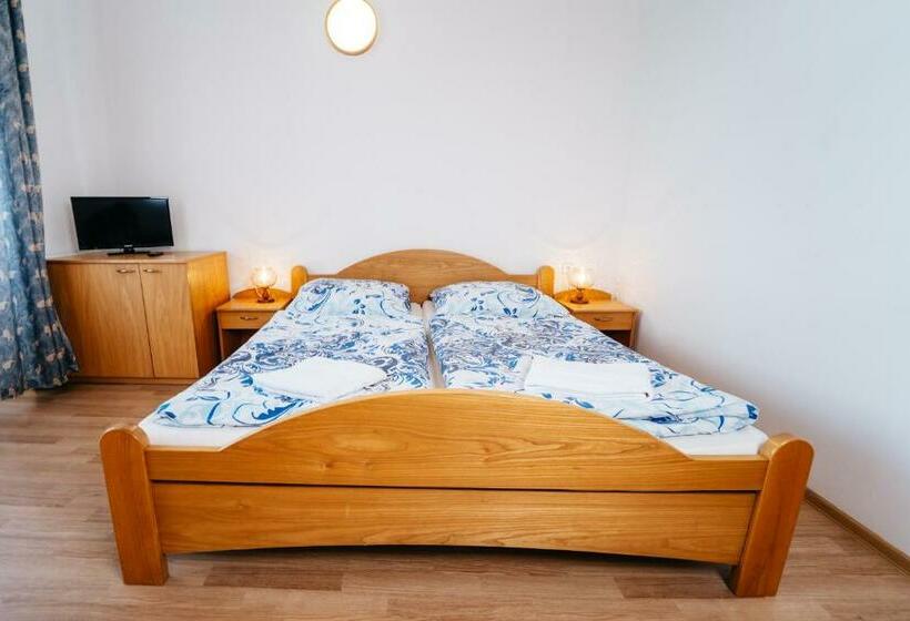 Номер Стандарт Трехместный, Resort Lesák