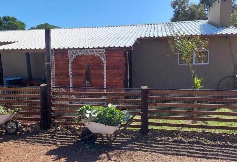 家庭山景房, 11 Mountain Stream Hot Tub Self Catering