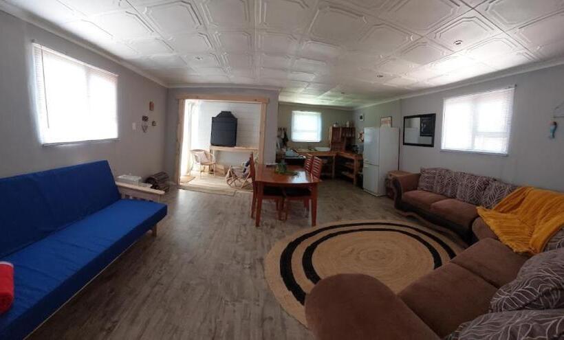 家庭间, 11 Mountain Stream Hot Tub Self Catering