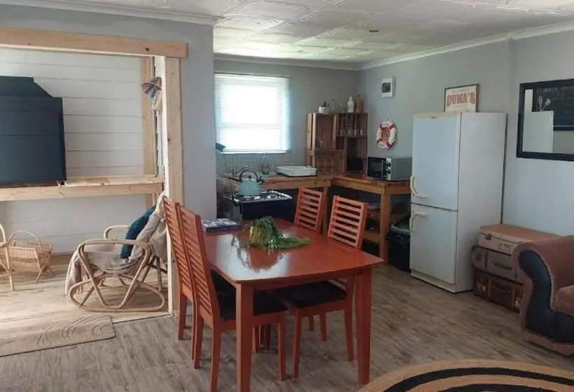 ファミリールーム, 11 Mountain Stream Hot Tub Self Catering