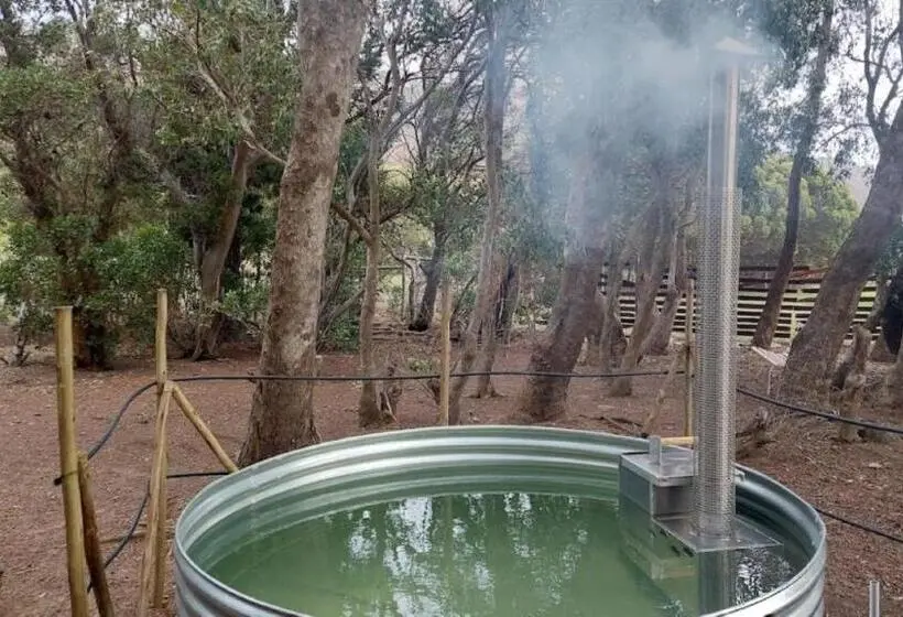 スタンダード4人部屋, 11 Mountain Stream Hot Tub Self Catering
