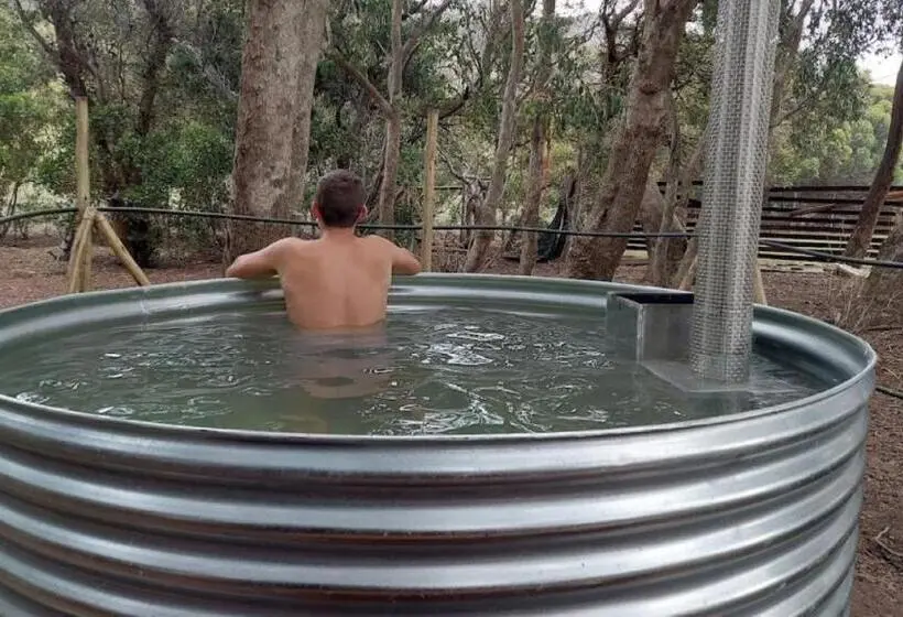 スタンダード4人部屋, 11 Mountain Stream Hot Tub Self Catering