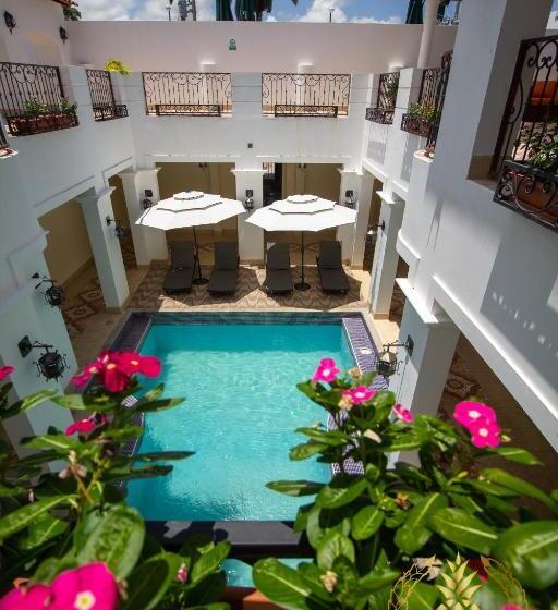 استودیوی استاندارد, Gran Hotel Victoria