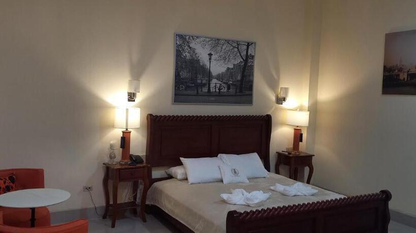 استودیوی استاندارد, Gran Hotel Victoria