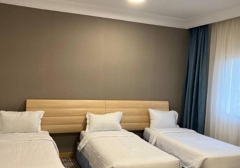 اتاق استاندارد سه نفره, Emaar Al Noor