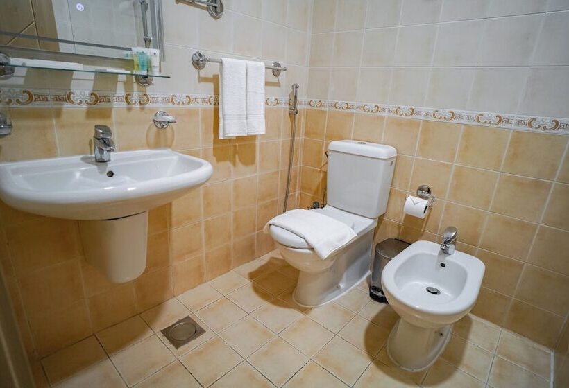 اتاق استاندارد سه نفره, Emaar Al Noor